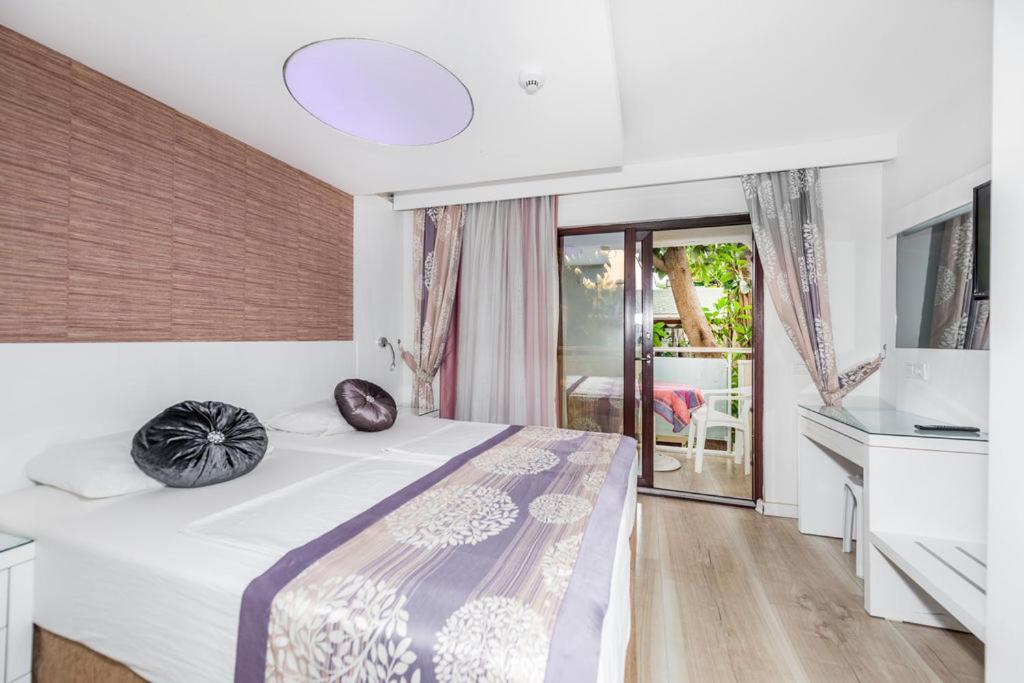 Tropic Beach Club Side Hotel Ngoại thất bức ảnh