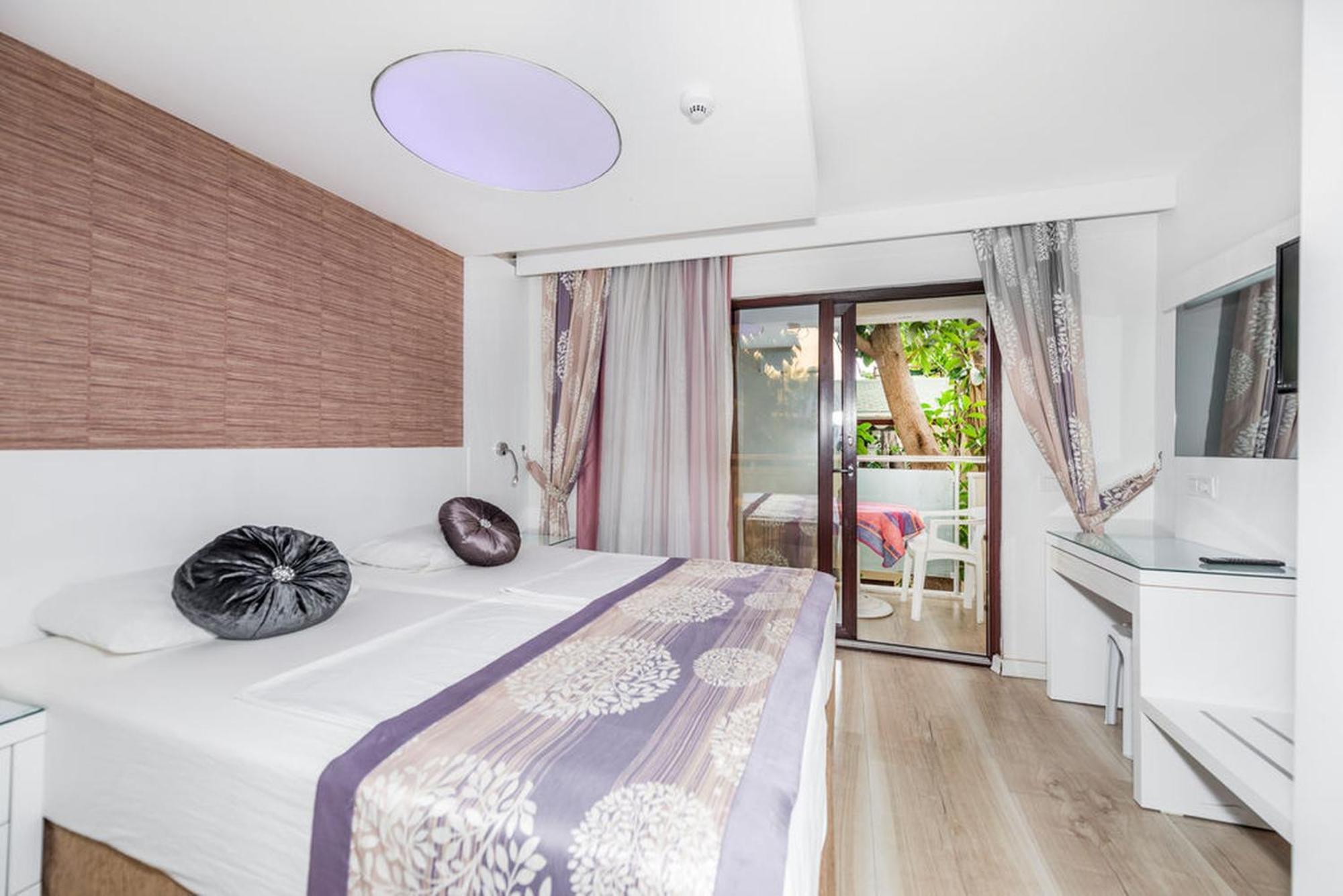 Tropic Beach Club Side Hotel Ngoại thất bức ảnh